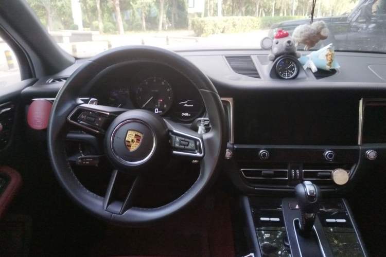 Used Porsche Macan 2022 Macan 2.0T Steering Wheel