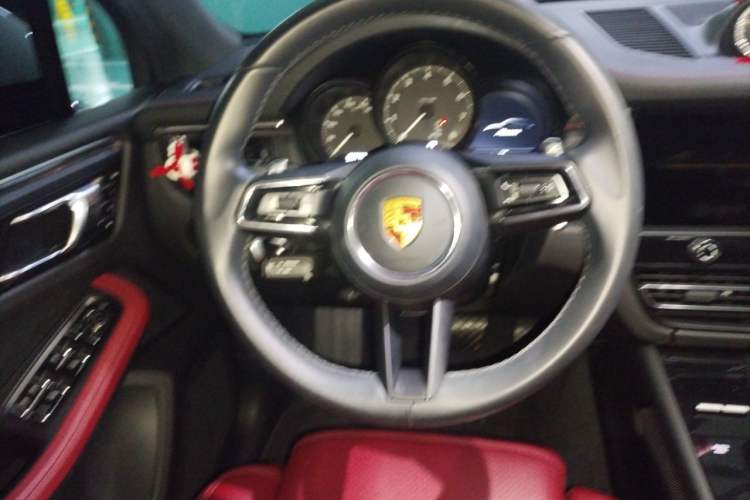 Used Porsche Macan 2022 Macan 2.0T Steering Wheel