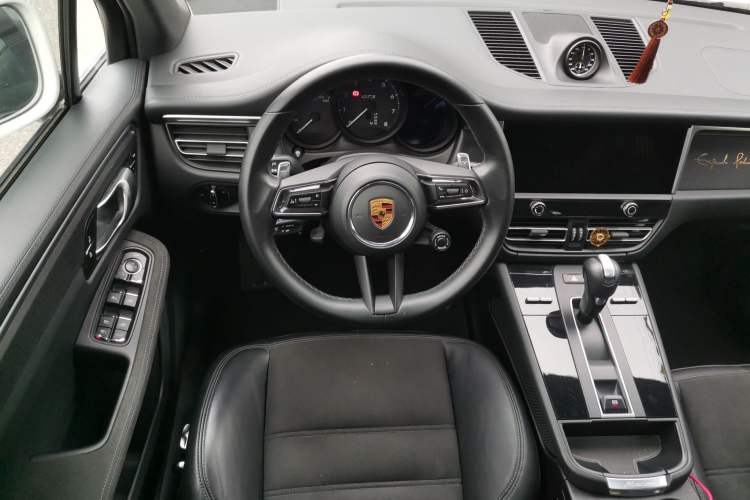 Used Porsche Macan 2022 Macan GTS 2.9T Steering Wheel