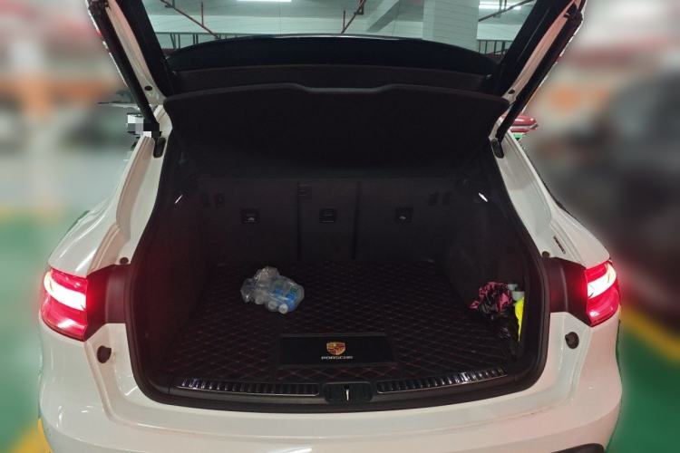 Used Porsche Macan 2022 Macan 2.0T Trunk