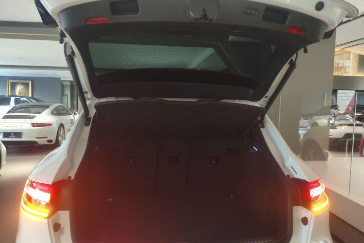 Used Porsche Macan 2022 Macan 2.0T Trunk