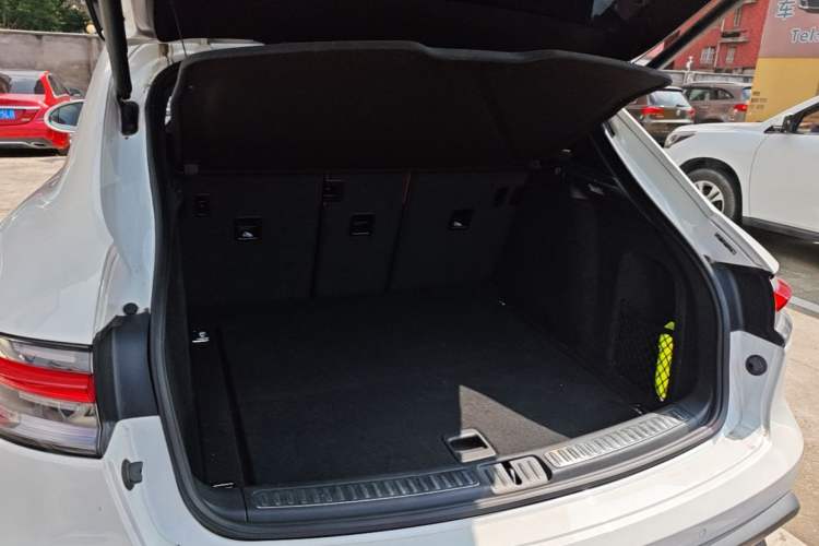 Used Porsche Macan 2022 Macan 2.0T Trunk