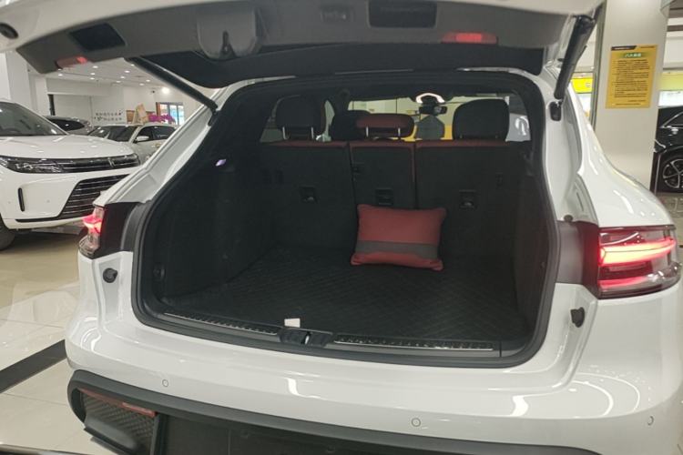 Used Porsche Macan 2022 Macan 2.0T Trunk