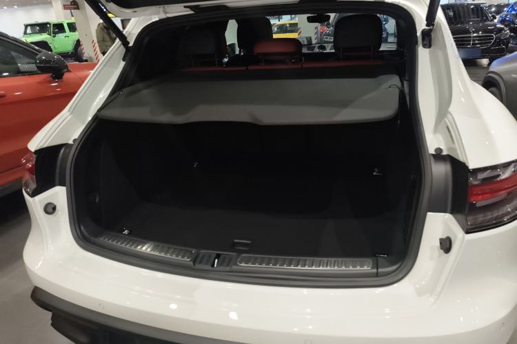 Used Porsche Macan 2022 Macan 2.0T Trunk