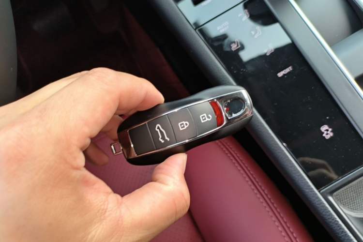 Used Porsche Macan 2022 Macan 2.0T Vehicle Key