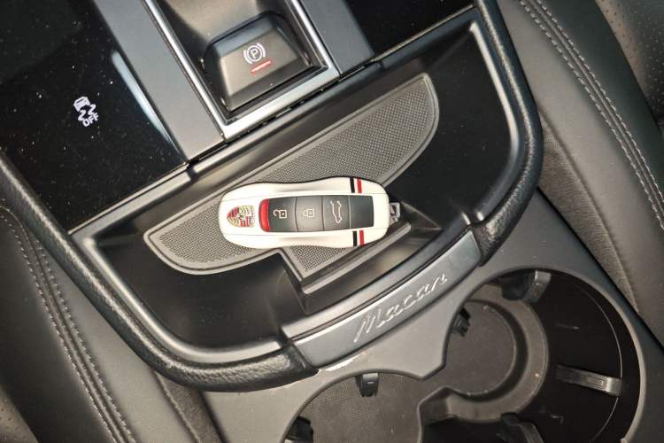 Used Porsche Macan 2022 Macan 2.0T Vehicle Key