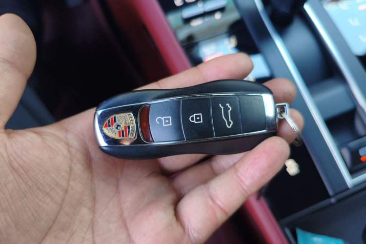 Used Porsche Macan 2022 Macan 2.0T Vehicle Key
