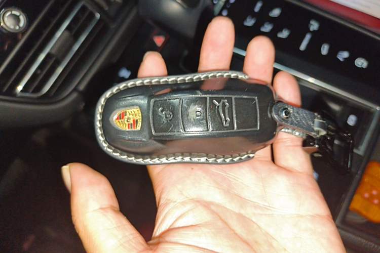 Used Porsche Macan 2022 Macan 2.0T Vehicle Key