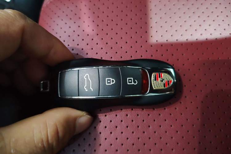 Used Porsche Macan 2022 Macan 2.0T Vehicle Key