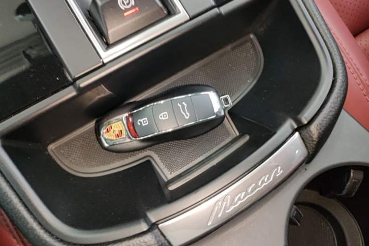 Used Porsche Macan 2022 Macan 2.0T Vehicle Key