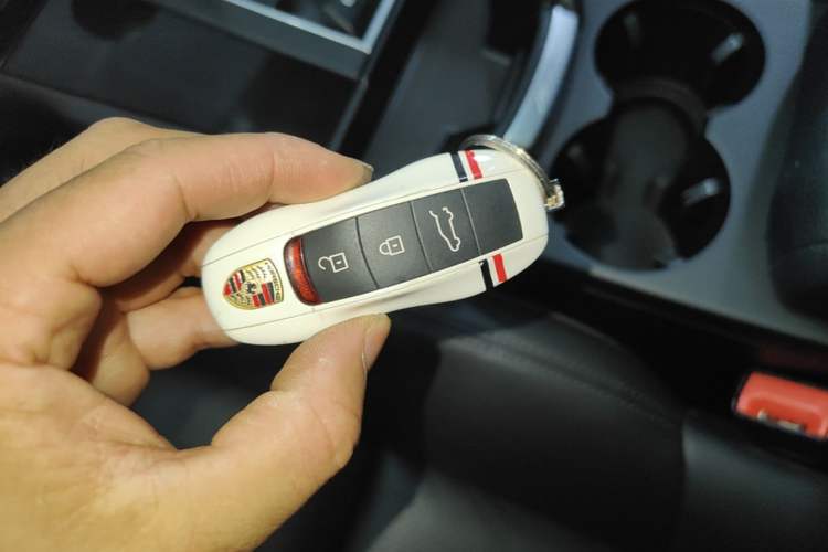 Used Porsche Macan 2022 Macan 2.0T Vehicle Key