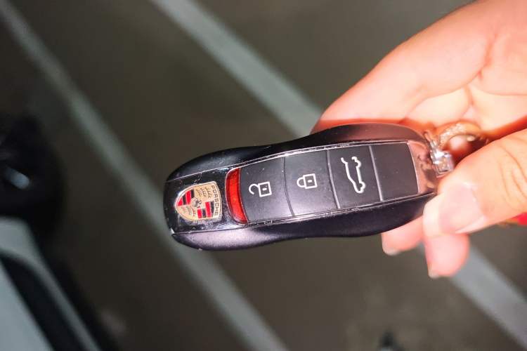 Used Porsche Macan 2022 Macan 2.0T Vehicle Key