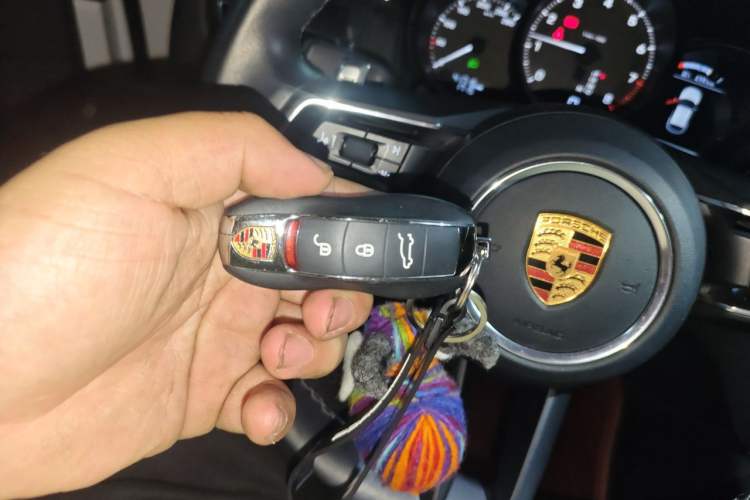 Used Porsche Macan 2022 Macan 2.0T Vehicle Key