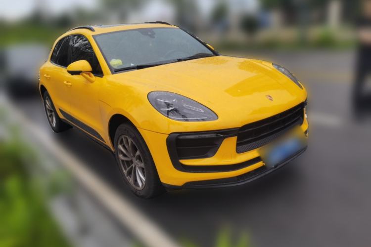 Used Porsche Macan 2022 Macan 2.0T Front Right 45 Deg