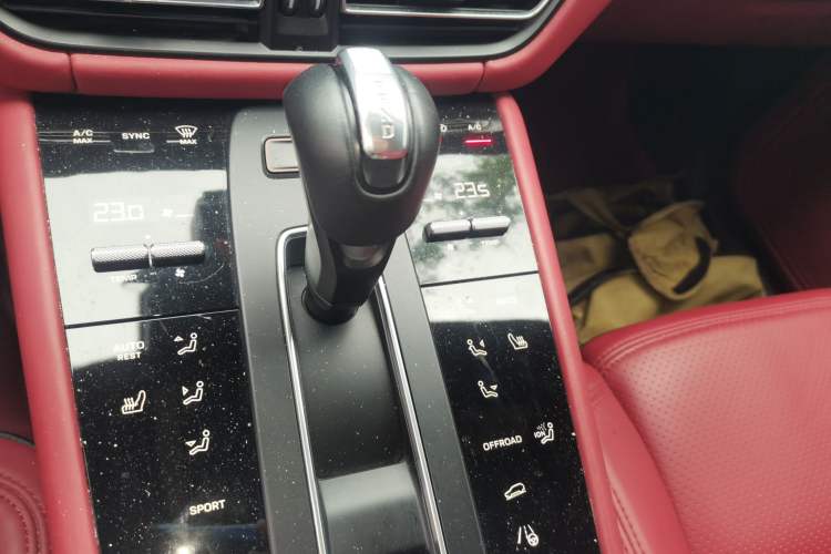 Used Porsche Macan 2022 Macan 2.0T Gear Lever
