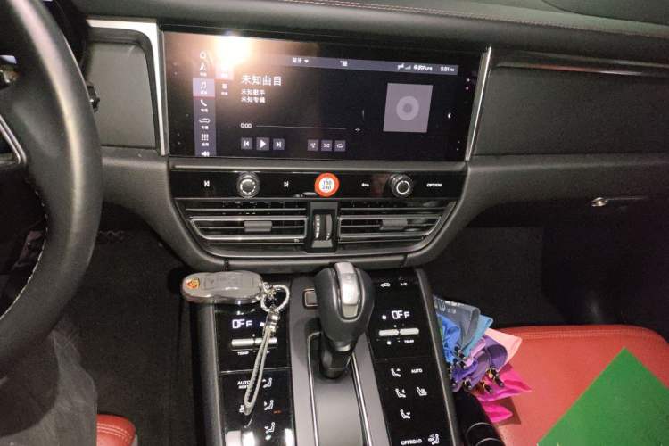 Used Porsche Macan 2023 Macan 2.0T Audio And AC Panel