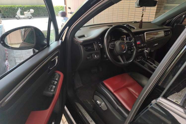 Used Porsche Macan 2023 Macan S 2.9T Driver Seat