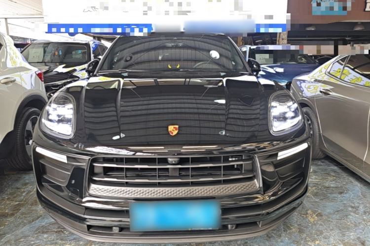 Used Porsche Macan 2023 Macan 2.0T Front