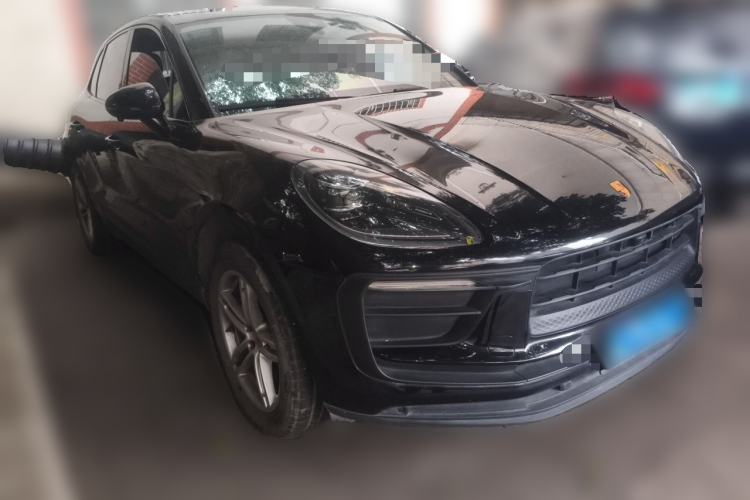 Used Porsche Macan 2023 Macan 2.0T Front Right 45 Deg
