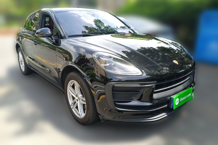 Used Porsche Macan 2023 Macan 2.0T Front Right 45 Deg