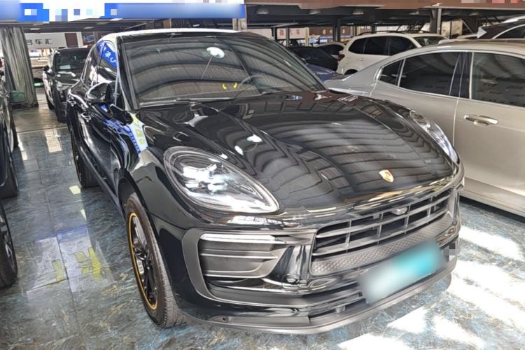 Used Porsche Macan 2023 Macan 2.0T Front Right 45 Deg