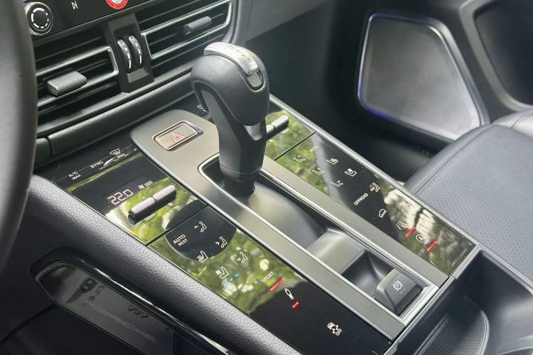 Used Porsche Macan 2023 Macan 2.0T Interior 9