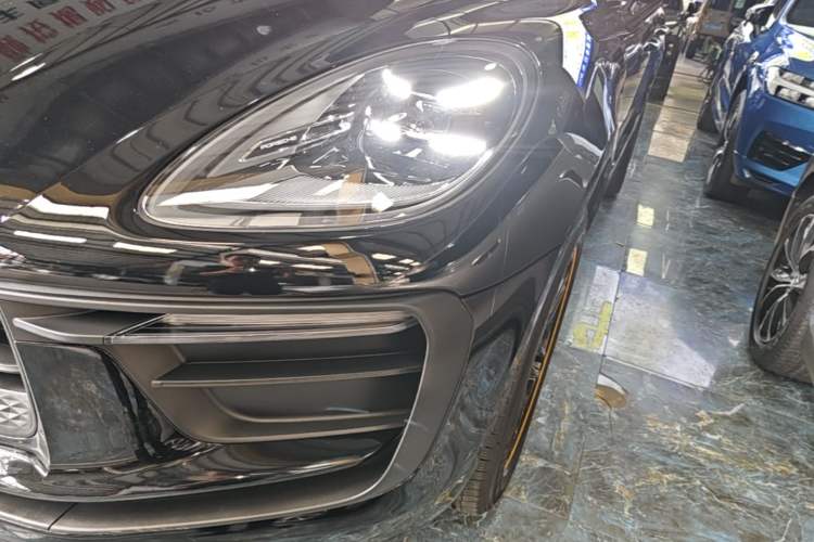 Used Porsche Macan 2023 Macan 2.0T Left Front Headlight