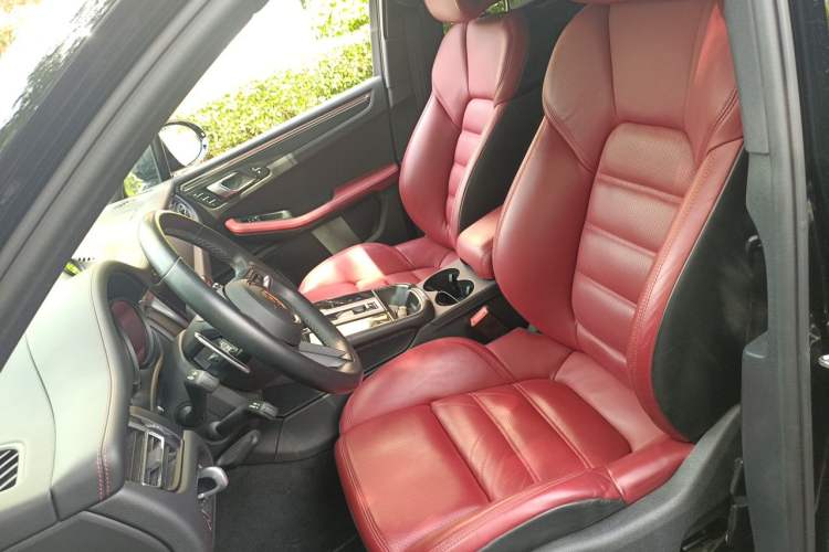 Used Porsche Macan 2023 Macan 2.0T Left Front Seat