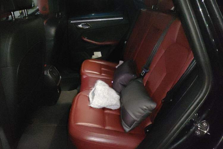 Used Porsche Macan 2023 Macan 2.0T Left Rear Seat