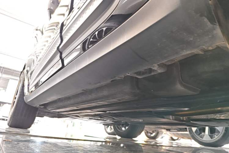 Used Porsche Macan 2023 Macan 2.0T Left Side Sill