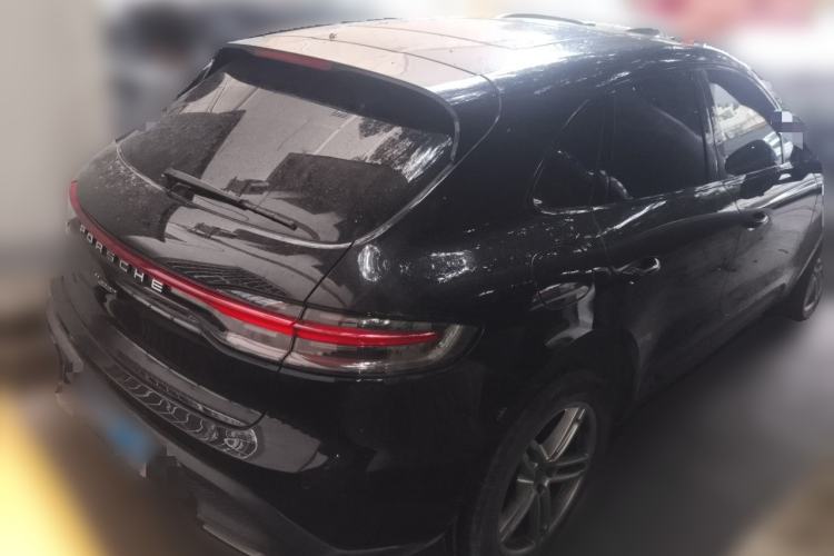 Used Porsche Macan 2023 Macan 2.0T Rear Right 45 Deg