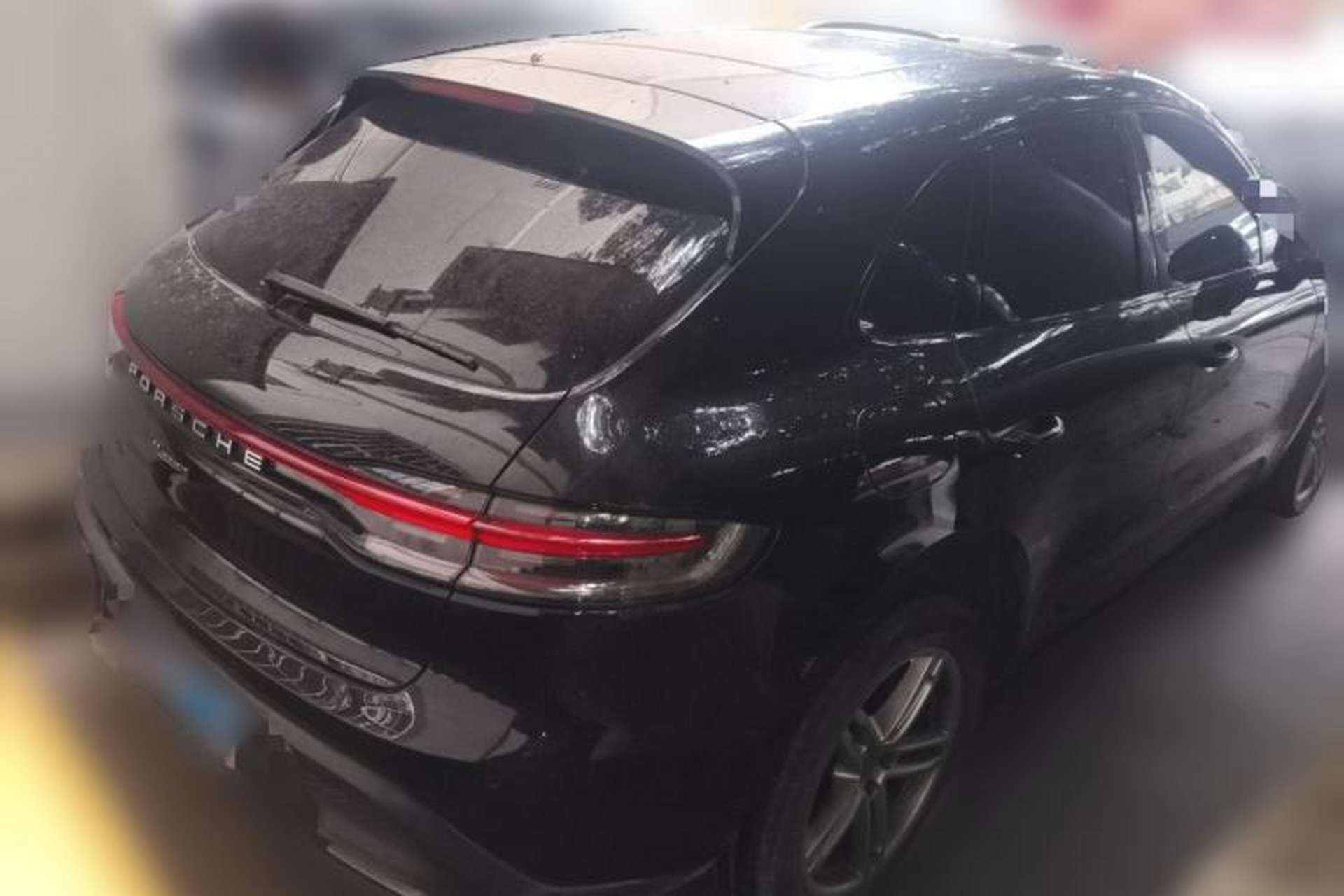 Used Porsche Macan 2023 Macan 2.0T Rear Right 45 Deg