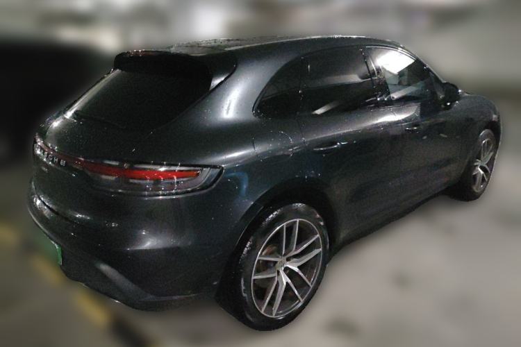 Used Porsche Macan 2023 Macan 2.0T Rear Right 45 Deg