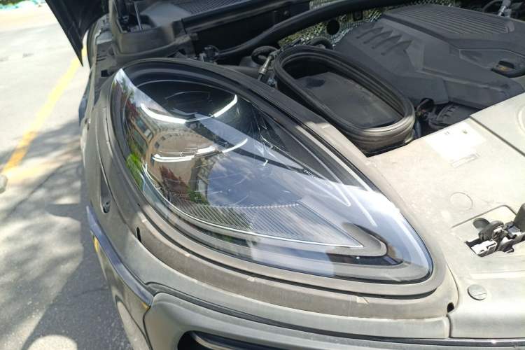 Used Porsche Macan 2023 Macan 2.0T Right Front Headlight