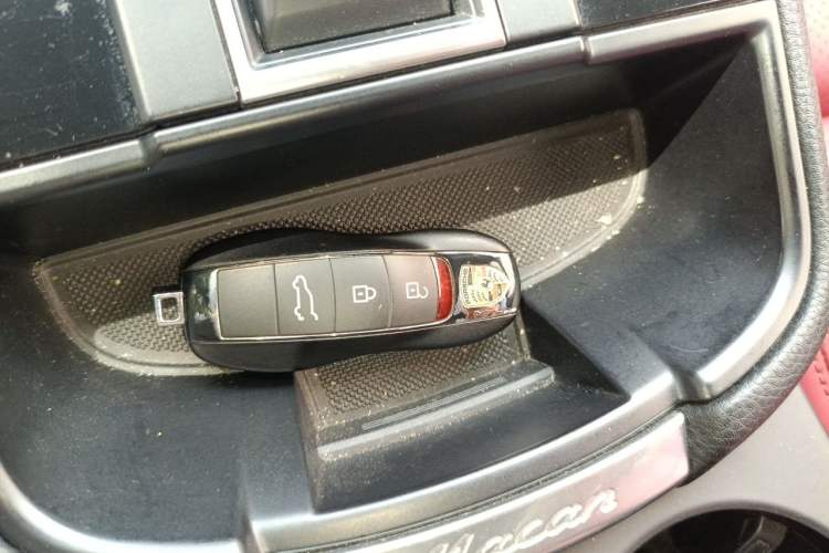 Used Porsche Macan 2023 Macan 2.0T Vehicle Key