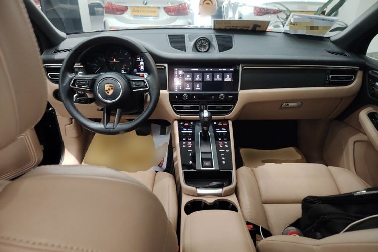 Used Porsche Macan 2023 Macan 2.0T Center Console