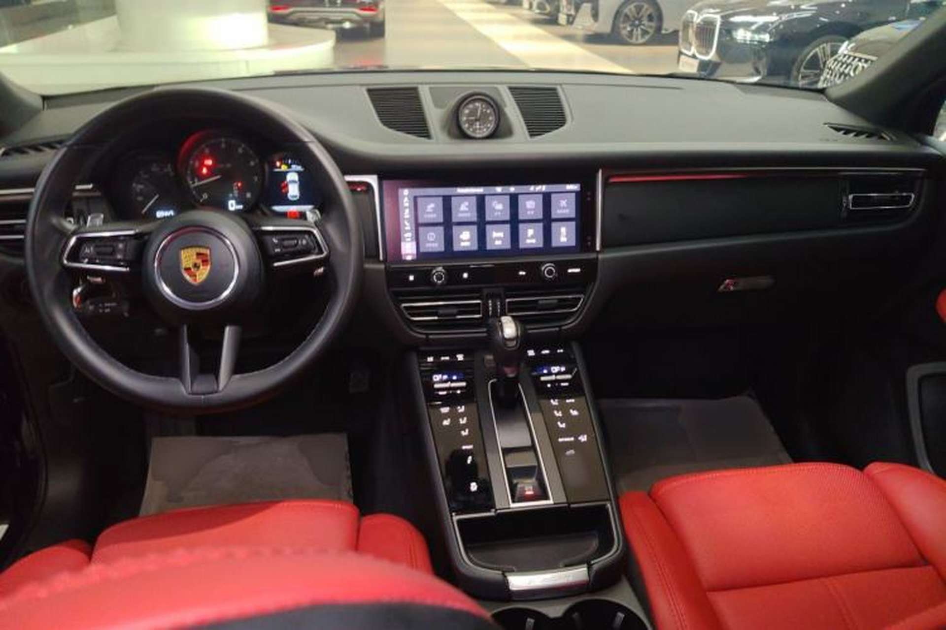 Used Porsche Macan 2023 Macan 2.0T Center Console