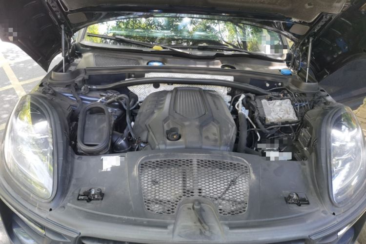 Used Porsche Macan 2023 Macan 2.0T Engine Bay