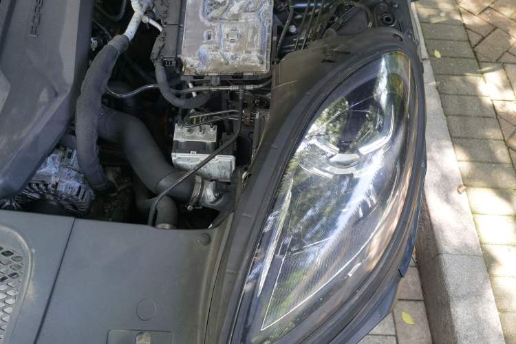 Used Porsche Macan 2023 Macan 2.0T Engine Bay Left