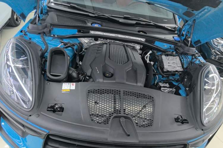 Used Porsche Macan 2023 Macan T 2.0T Engine Bay