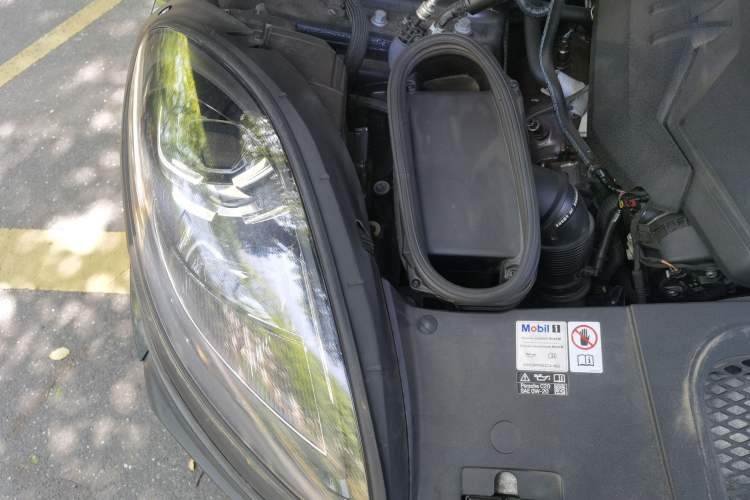 Used Porsche Macan 2023 Macan 2.0T Engine Bay Right