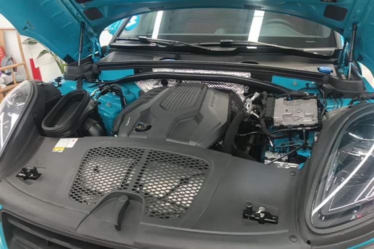 Used Porsche Macan 2023 Macan T 2.0T Engine Bay