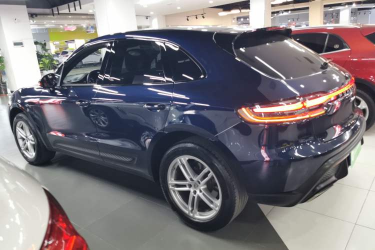 Used Porsche Macan 2023 Macan 2.0T Exterior 3