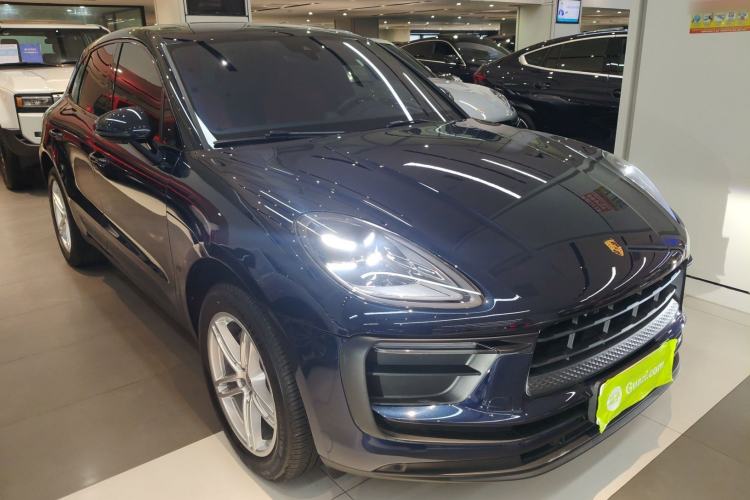 Used Porsche Macan 2023 Macan 2.0T Front Right 45 Deg