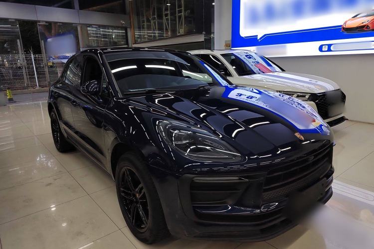 Used Porsche Macan 2023 Macan 2.0T Front Right 45 Deg