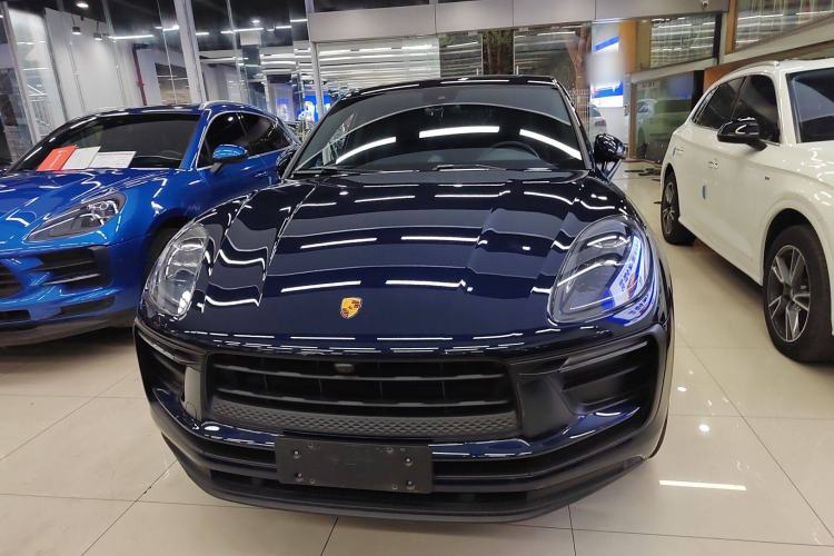 Used Porsche Macan 2023 Macan 2.0T Front