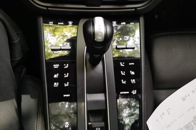 Used Porsche Macan 2023 Macan 2.0T Gear Lever