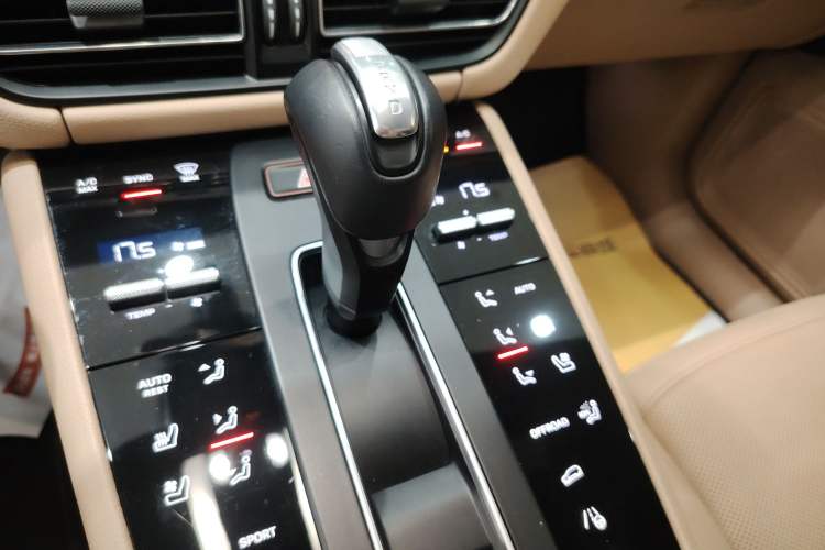 Used Porsche Macan 2023 Macan 2.0T Gear Lever