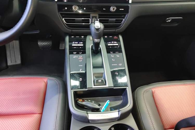 Used Porsche Macan 2023 Macan 2.0T Gear Lever