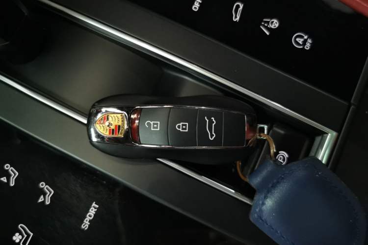 Used Porsche Macan 2023 Macan 2.0T Interior 1